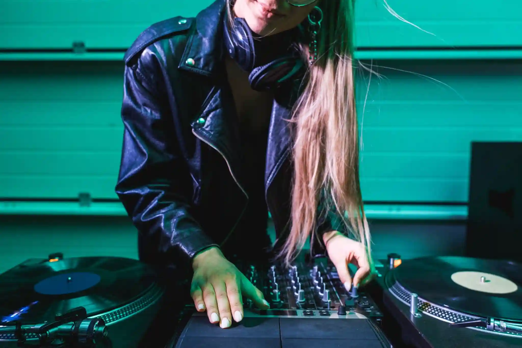 dark electronic music appeal